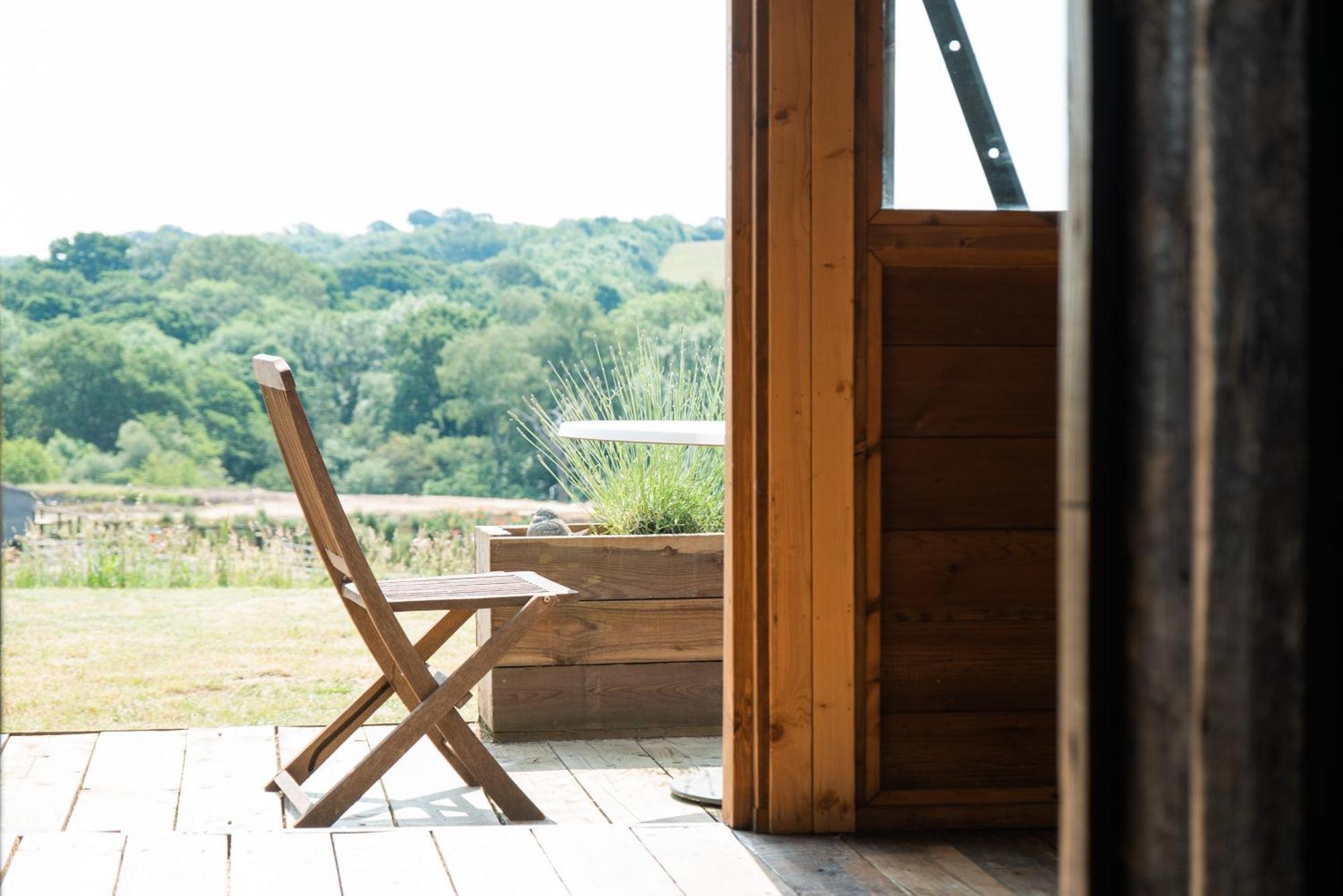 Swallowfield Glamping-Station Master ヨービル エクステリア 写真