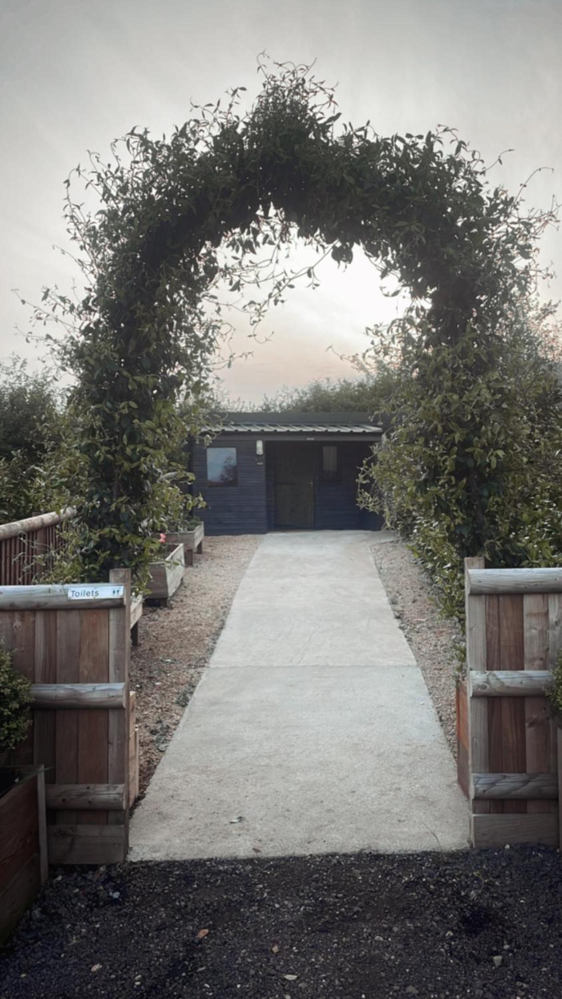 Swallowfield Glamping-Station Master ヨービル エクステリア 写真